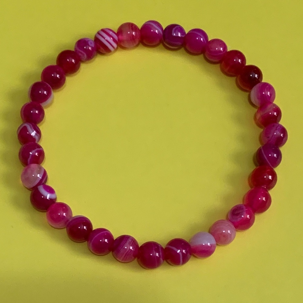 Handmade dark pink striped agate stretch bracelet